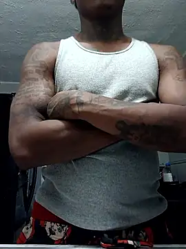 Snapshot of Dropdingo chatting on 10-13-25, 05:18 Dropdingo online show from 10-13-25, 05:18