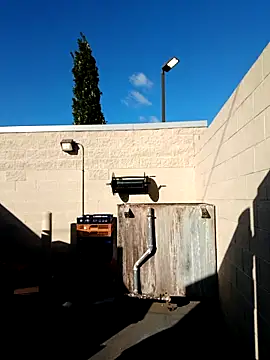 Snapshot of Dropdingo chatting on 10-19-25, 02:07 Dropdingo online show from 10-19-25, 02:07