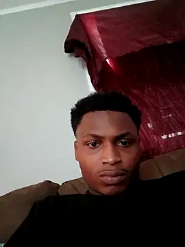 Snapshot of Dropdingo chatting on 10-20-25, 10:32 Dropdingo online show from 10-20-25, 10:32