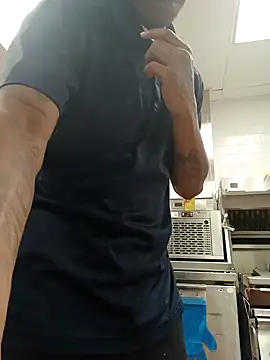 Snapshot of Dropdingo chatting on 11-30-25, 02:54 Dropdingo online show from 11-30-25, 02:54