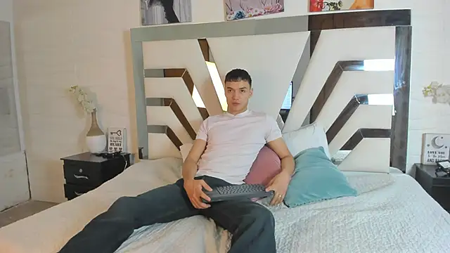 Jacksonflorez online show from 09-29-25, 04:01