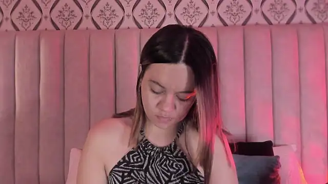 Sky Junne online show from 02-25-26, 04:49