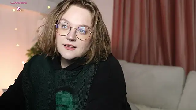 Alissa S online show from 03-18-25, 02:26