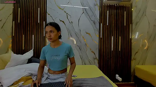 VictoriaDuart online show from 12-01-25, 08:25