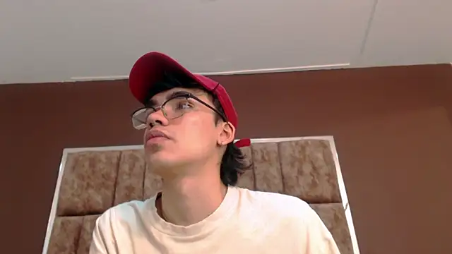 Snapshot of JoeCollins_ chatting on 09-25-25, 09:29 JoeCollins  online show from 09-25-25, 09:29