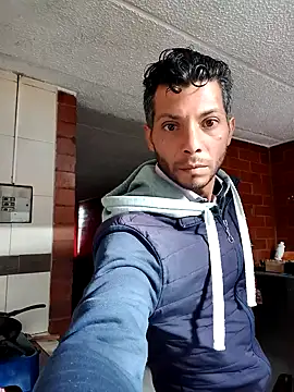 Snapshot of AlphaAlterX chatting on 11-24-25, 12:38 AlphaAlterX online show from 11-24-25, 12:38