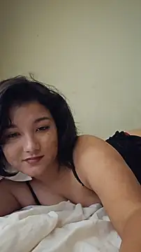 Snapshot of Hellenlin chatting on 04-10-26, 01:27 Hellenlin online show from 04-10-26, 01:27