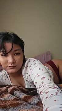 Snapshot of Hellenlin chatting on 04-16-26, 02:29 Hellenlin online show from 04-16-26, 02:29