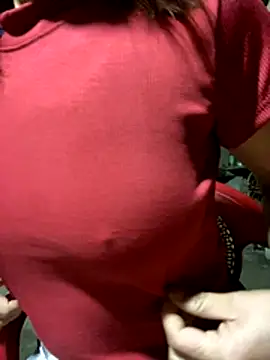 Snapshot of Mai_bb chatting on 10-26-25, 07:03 Mai bb online show from 10-26-25, 07:03