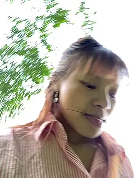 Snapshot of Mai_bb chatting on 10-29-25, 12:57 Mai bb online show from 10-29-25, 12:57