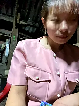 Snapshot of Mai_bb chatting on 10-31-25, 09:21 Mai bb online show from 10-31-25, 09:21