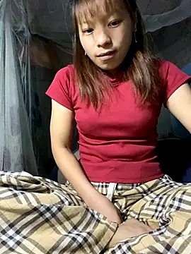 Snapshot of Mai_bb chatting on 11-10-25, 07:29 Mai bb online show from 11-10-25, 07:29