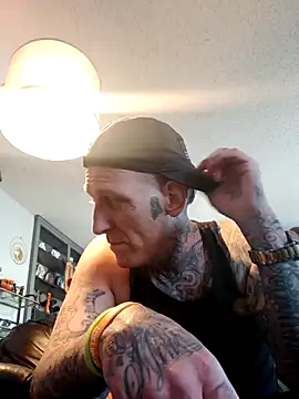 Snapshot of MRTATTWO chatting on 09-09-25, 11:37 MRTATTWO online show from 09-09-25, 11:37