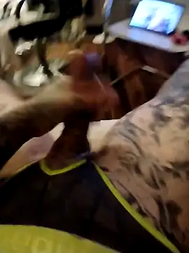 Snapshot of MRTATTWO chatting on 09-26-25, 05:33 MRTATTWO online show from 09-26-25, 05:33