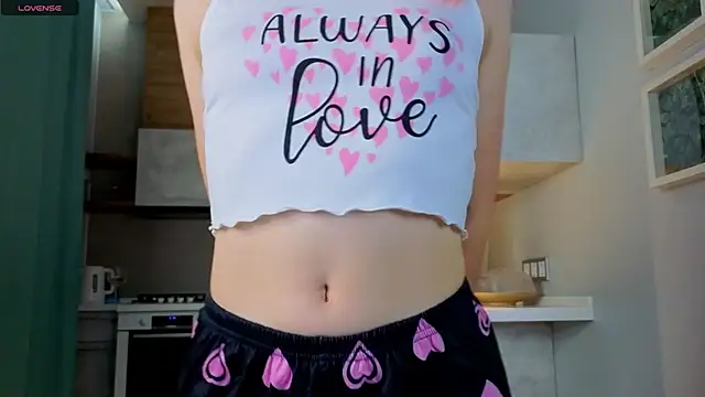 JuliannaWenger online show from 10-21-25, 04:30