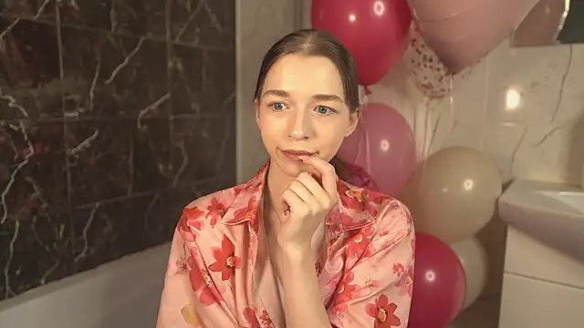 RoxieBolich online show from 10-17-25, 02:41