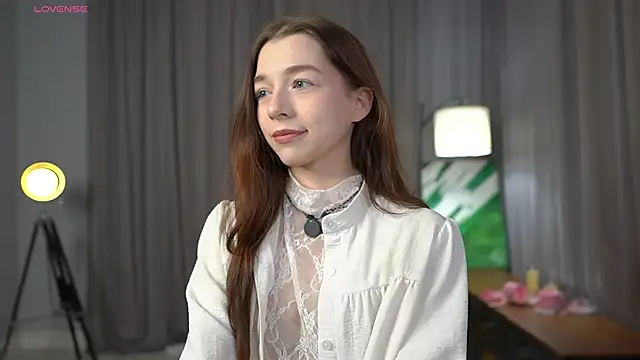 RoxieBolich online show from 11-17-25, 02:01