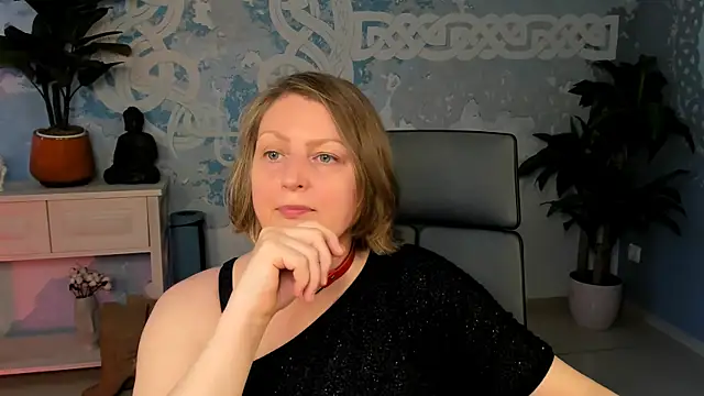 TiffanyBrauny online show from 09-10-25, 09:20