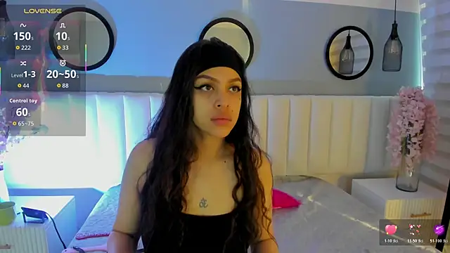 Mila Hank  online show from 12-18-25, 12:22