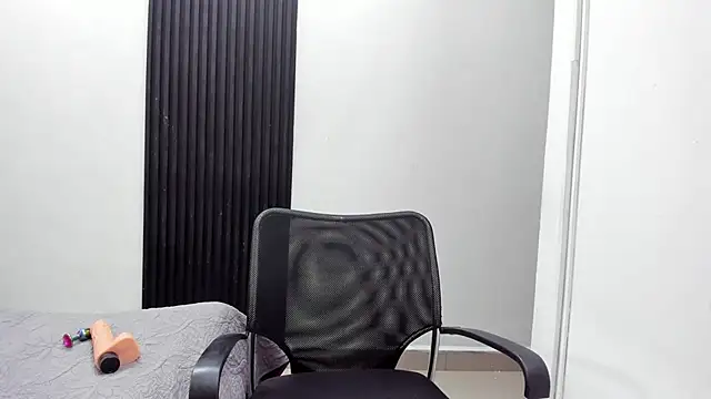 Sophia-thomson online show from 09-10-25, 07:36