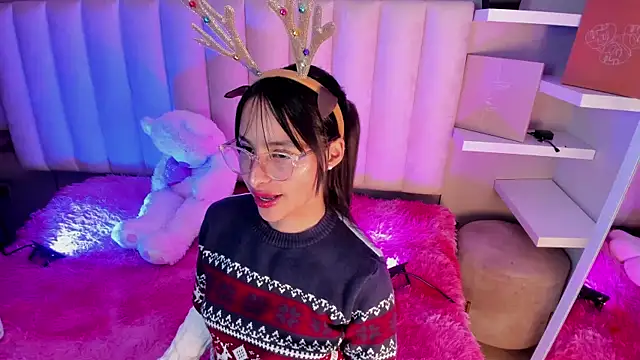 Annie  2 online show from 12-22-25, 03:03