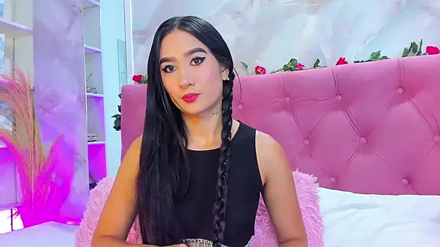 Nicolqueen  online show from 11-06-25, 11:11