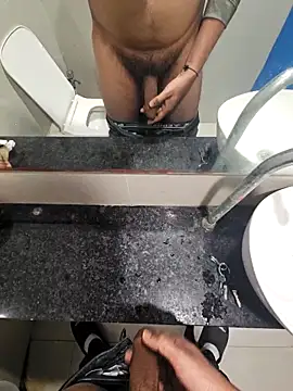 Snapshot of Gamecoc chatting on 12-18-25, 05:35 Gamecoc online show from 12-18-25, 05:35