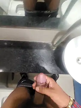 Snapshot of Gamecoc chatting on 02-23-26, 05:27 Gamecoc online show from 02-23-26, 05:27