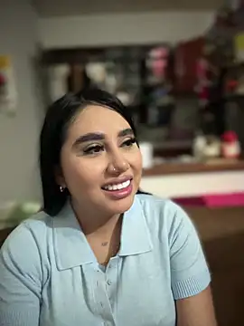 Sophie Dreamss online show from 10-18-25, 10:21