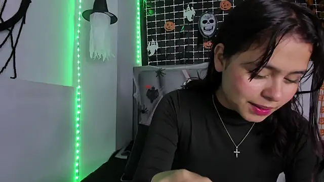 Sofia villareal online show from 10-16-25, 12:28