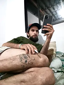 Snapshot of hairy_mannn chatting on 10-29-25, 05:20 hairy mannn online show from 10-29-25, 05:20