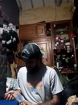 Snapshot of hairy_mannn chatting on 11-04-25, 07:13 hairy mannn online show from 11-04-25, 07:13