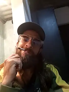 Snapshot of hairy_mannn chatting on 11-16-25, 03:34 hairy mannn online show from 11-16-25, 03:34