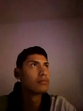 aispuro8505 online show from 11-30-25, 06:39