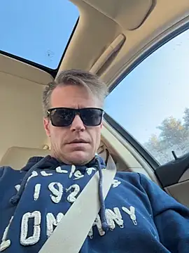 DILFiGuess11 online show from 02-13-26, 01:40