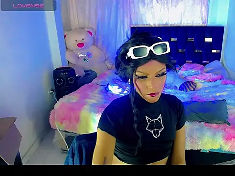 TheBlackwidows online show from 10-31-25, 03:13