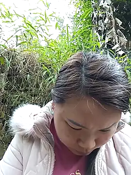 may-squirl online show from 12-18-25, 05:57