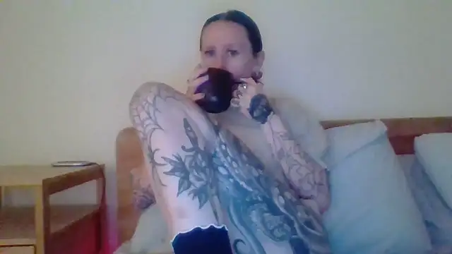 liltiddygoffwaifu online show from 10-21-25, 07:25