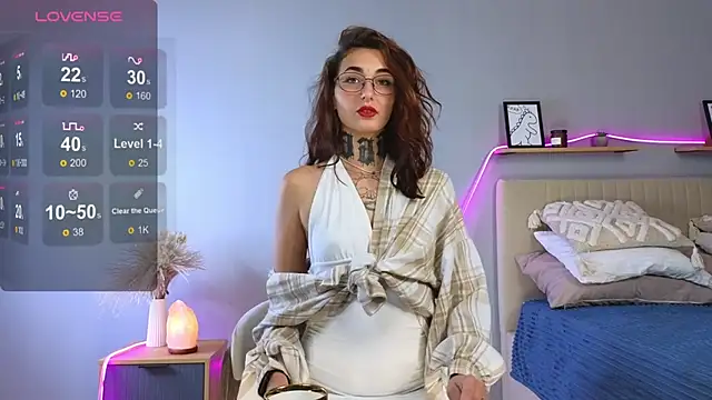 LisaDeVil online show from 09-11-25, 03:12