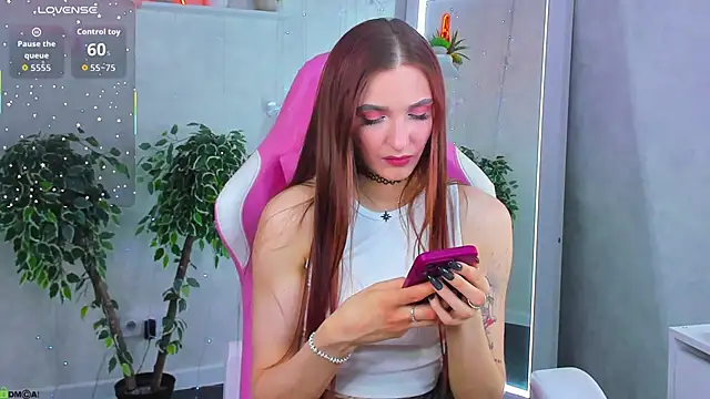 Snapshot of Alisha_Green chatting on 04-15-26, 09:27 Alisha Green online show from 04-15-26, 09:27