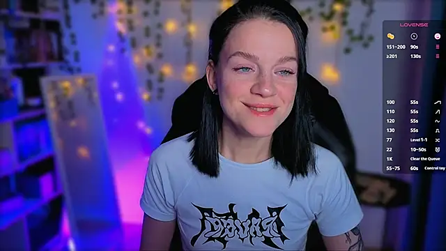 raspberry  girl  online show from 09-14-25, 07:57