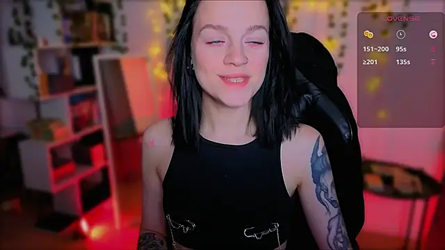 raspberry  girl  online show from 09-18-25, 07:49