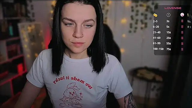 raspberry  girl  online show from 10-04-25, 06:50