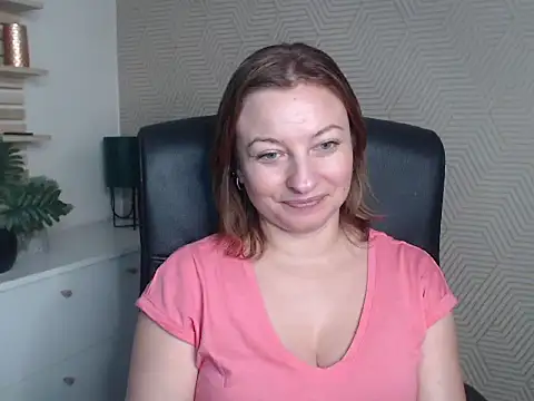 Snapshot of angelaSamt chatting on 10-27-25, 06:50 angelaSamt online show from 10-27-25, 06:50