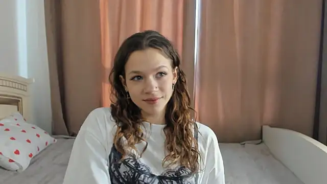 Snapshot of VelvetRisque chatting on 02-06-26, 06:29 VelvetRisque online show from 02-06-26, 06:29