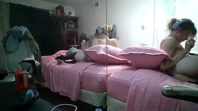 VickPicsVermillion online show from 09-18-25, 09:00