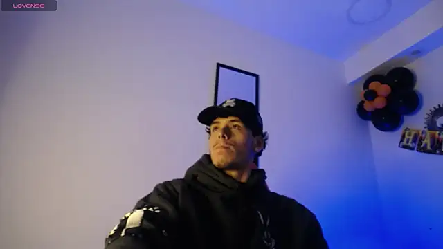 Snapshot of Anhonymus_ chatting on 10-12-25, 03:49 Anhonymus online show from 10-12-25, 03:49