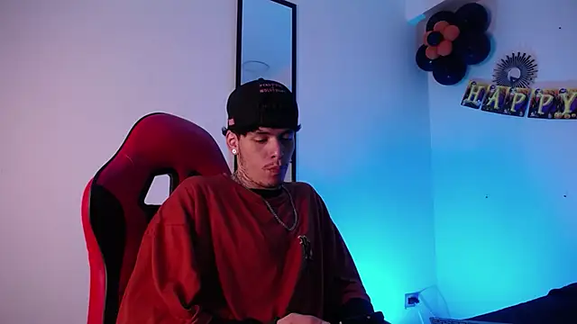 Snapshot of Anhonymus_ chatting on 10-14-25, 04:02 Anhonymus online show from 10-14-25, 04:02