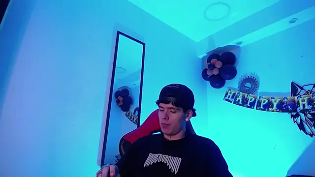 Snapshot of Anhonymus_ chatting on 10-20-25, 03:51 Anhonymus online show from 10-20-25, 03:51