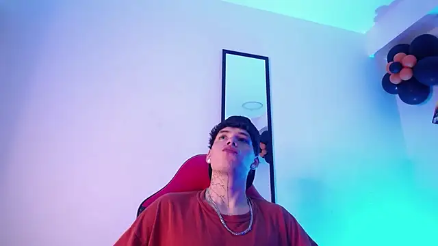 Snapshot of Anhonymus_ chatting on 10-21-25, 03:40 Anhonymus online show from 10-21-25, 03:40